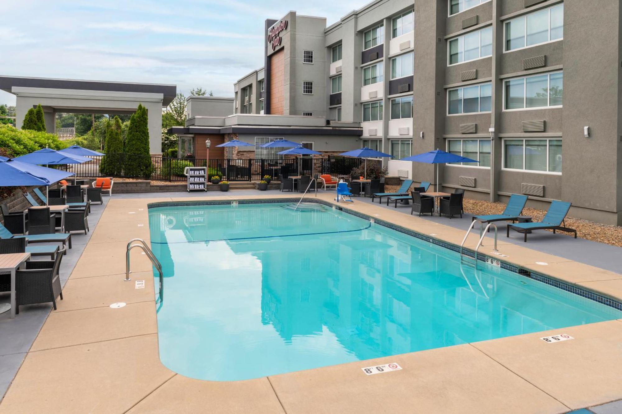 Hampton Inn Manchester Downtown Exterior photo